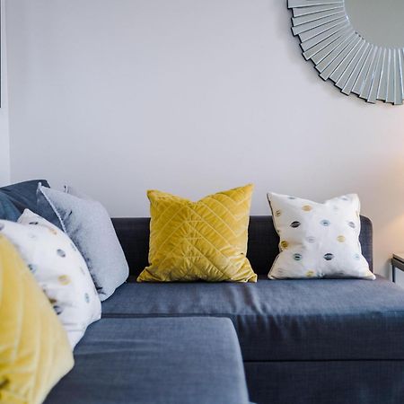 Opp Liverpool - Perfect For Contractors And Travellers, Big Savings Booking 4 Nights Or More! Lägenhet Exteriör bild