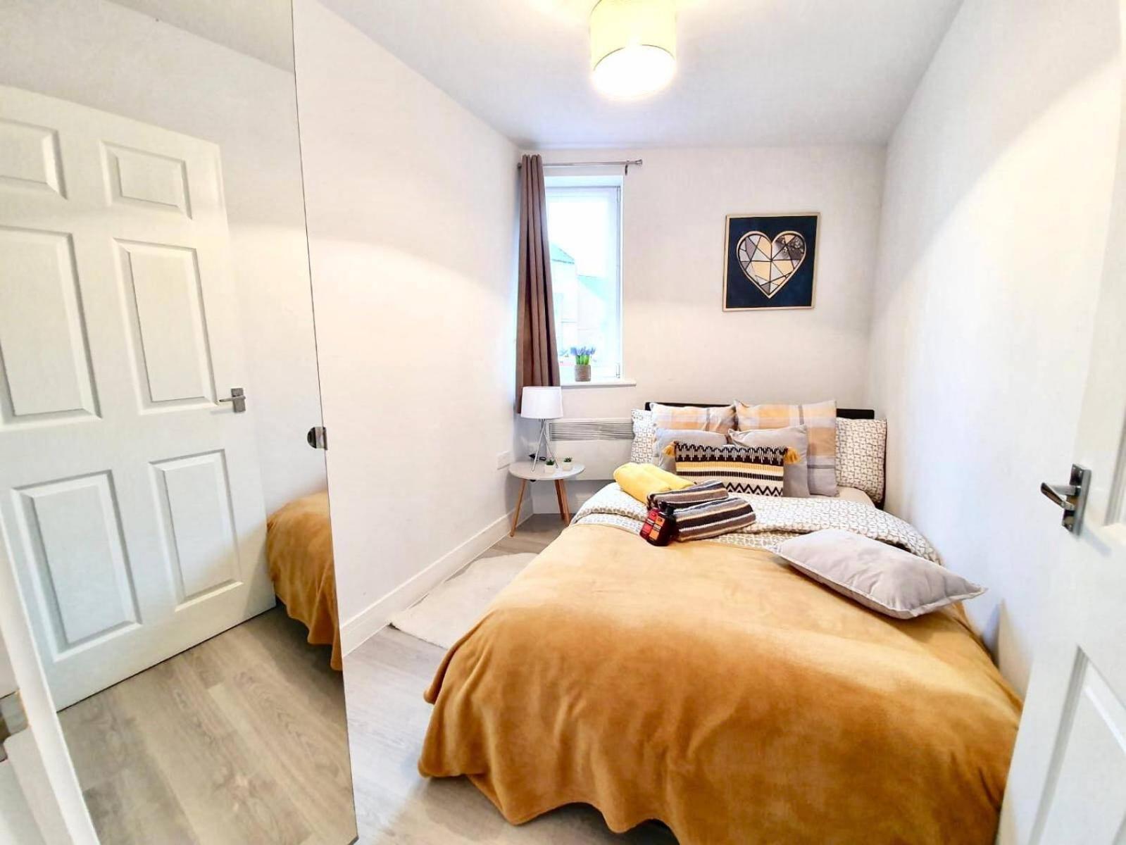 Opp Liverpool - Perfect For Contractors And Travellers, Big Savings Booking 4 Nights Or More! Lägenhet Rum bild
